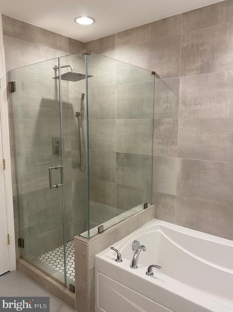 6016 Machen Rd, Centreville VA  20121-2216 exterior