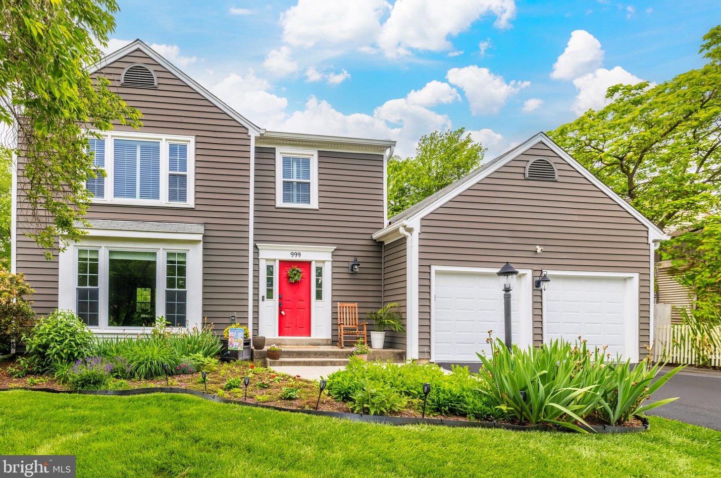 999 Crestview Dr, Herndon, VA 20170-3669