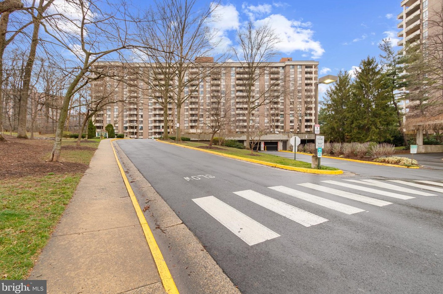 1808 Old Meadow Rd #1007, Mc Lean, VA 22102