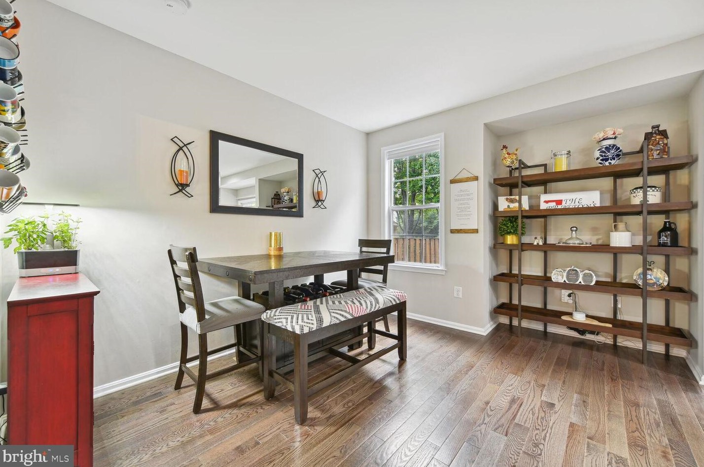 6206 Littlethorpe Ln, Alexandria VA 22315-3700 exterior