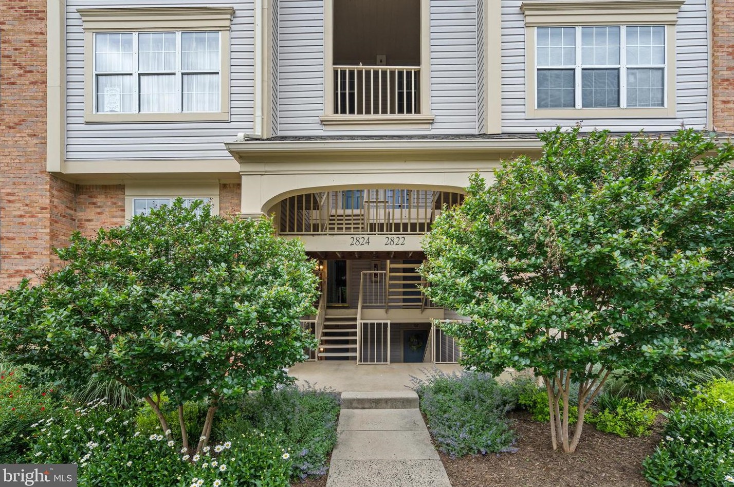 2822 Emma Lee St, Falls Church, VA 22042-7785