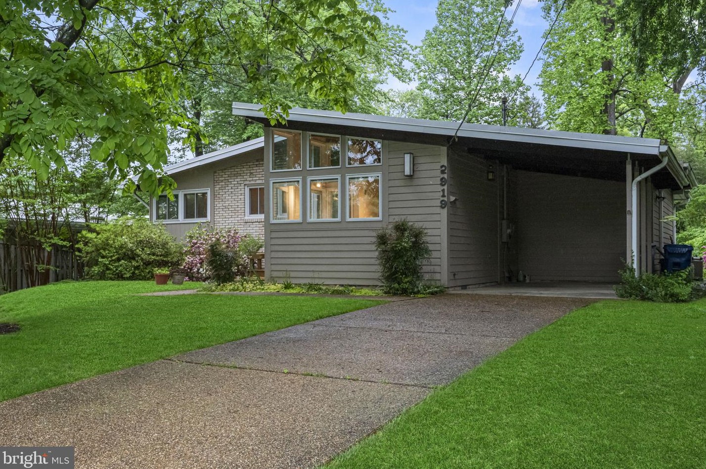 2919 Meadow View Rd, Falls Church, VA 22042-1338