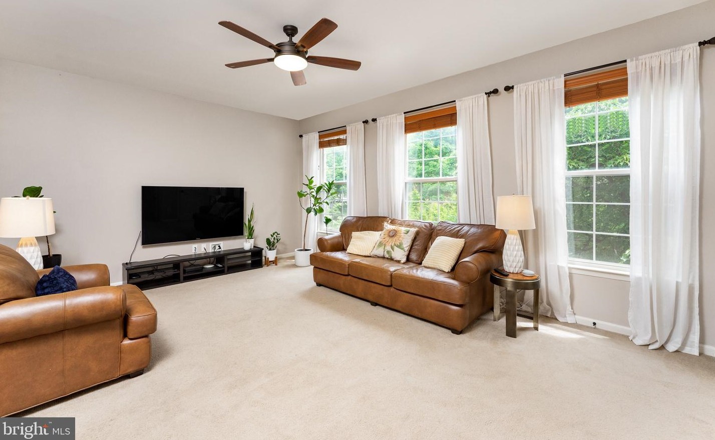 12464 Casbeer Dr, Fairfax VA  22033-4387 exterior