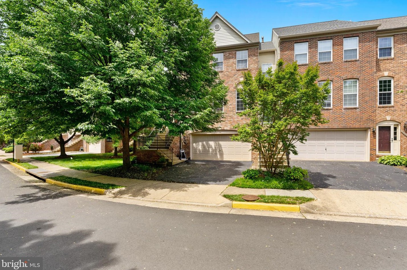 12464 Casbeer Dr, Fairfax, VA 22033-4387