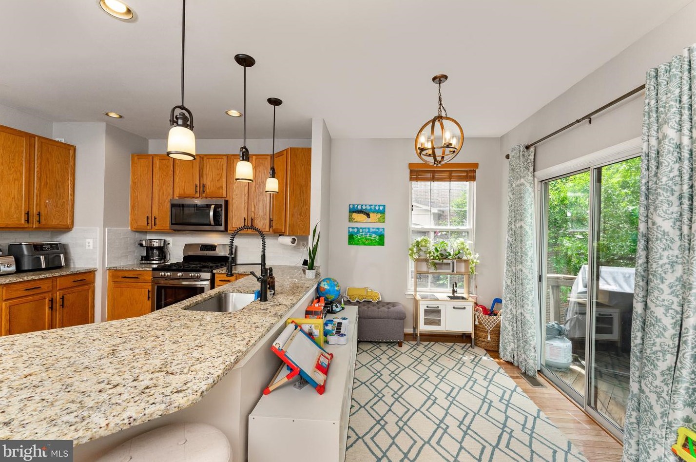 12464 Casbeer Dr, Fairfax VA  22033-4387 exterior