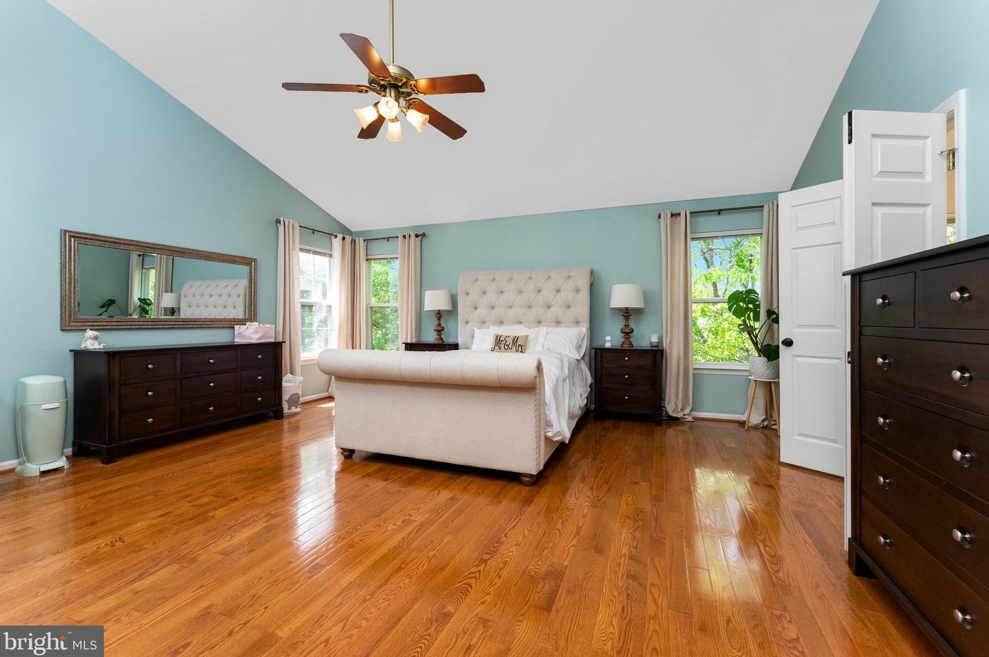 12464 Casbeer Dr, Fairfax VA  22033-4387 exterior