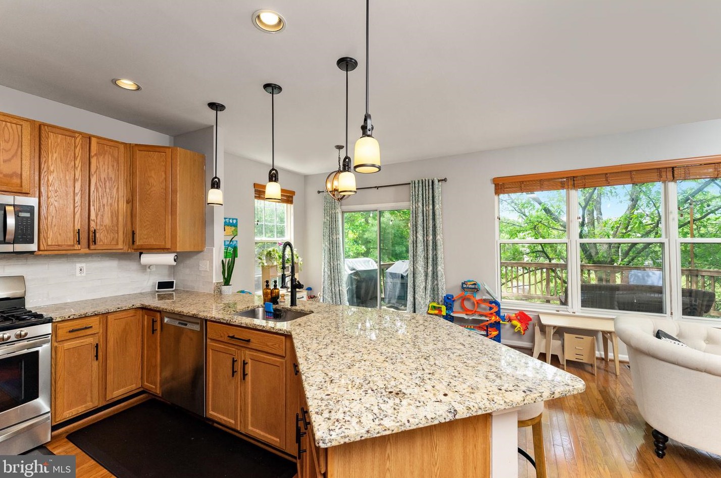 12464 Casbeer Dr, Fairfax VA  22033-4387 exterior