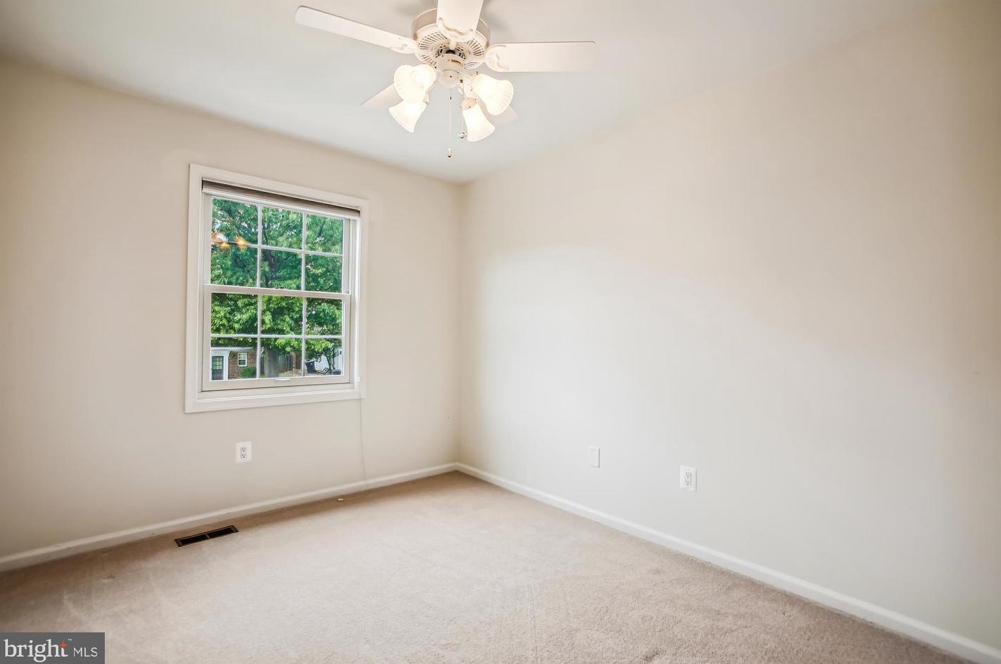 6142 Franconia Sta Ln, Alexandria VA 22310-2522 exterior