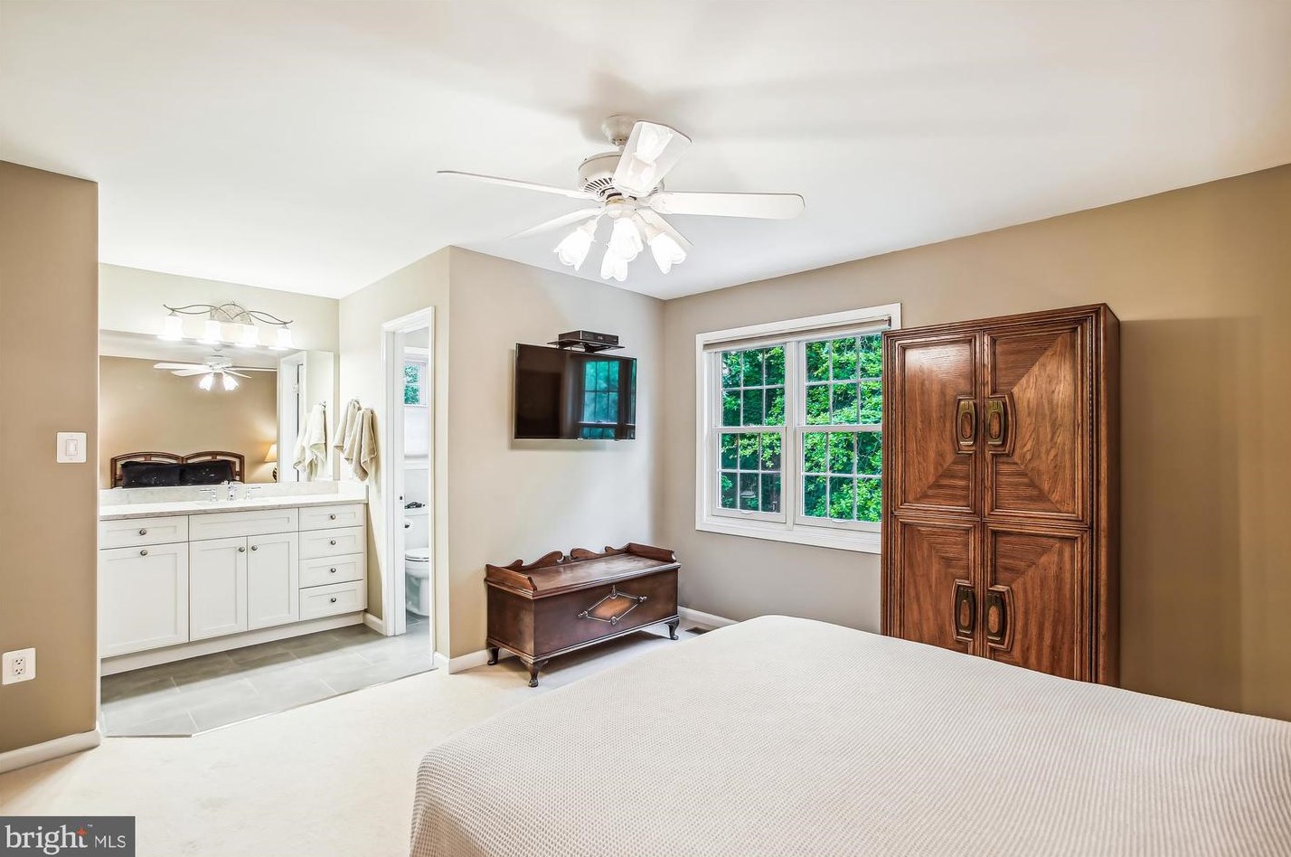 6142 Franconia Sta Ln, Alexandria VA 22310-2522 exterior