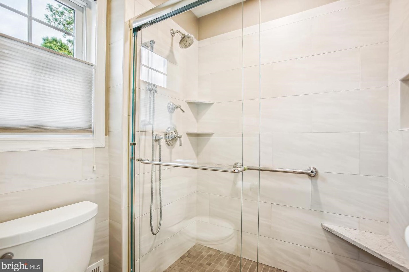 6142 Franconia Sta Ln, Alexandria VA 22310-2522 exterior