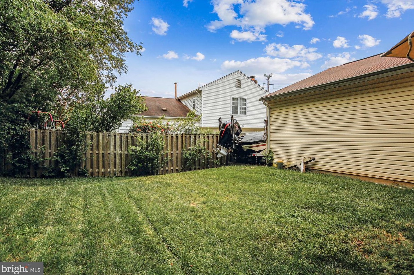 6142 Franconia Sta Ln, Alexandria VA 22310-2522 exterior