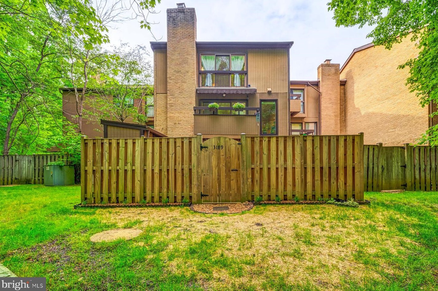 3189 Colchester Brook Ln, Fairfax VA  22031-2608 exterior