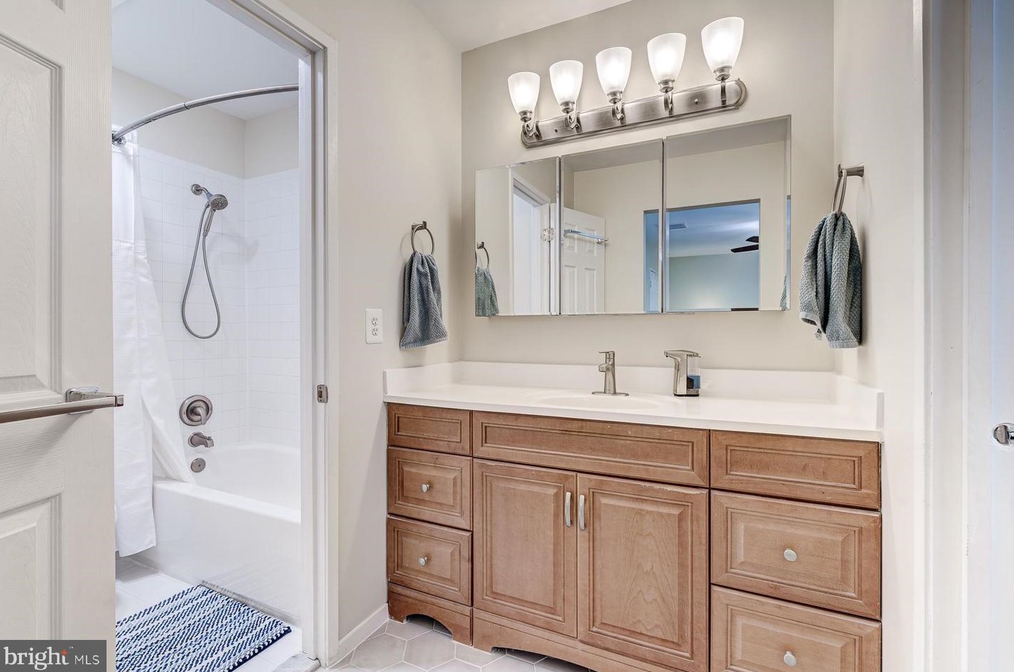 3189 Colchester Brook Ln, Fairfax VA  22031-2608 exterior