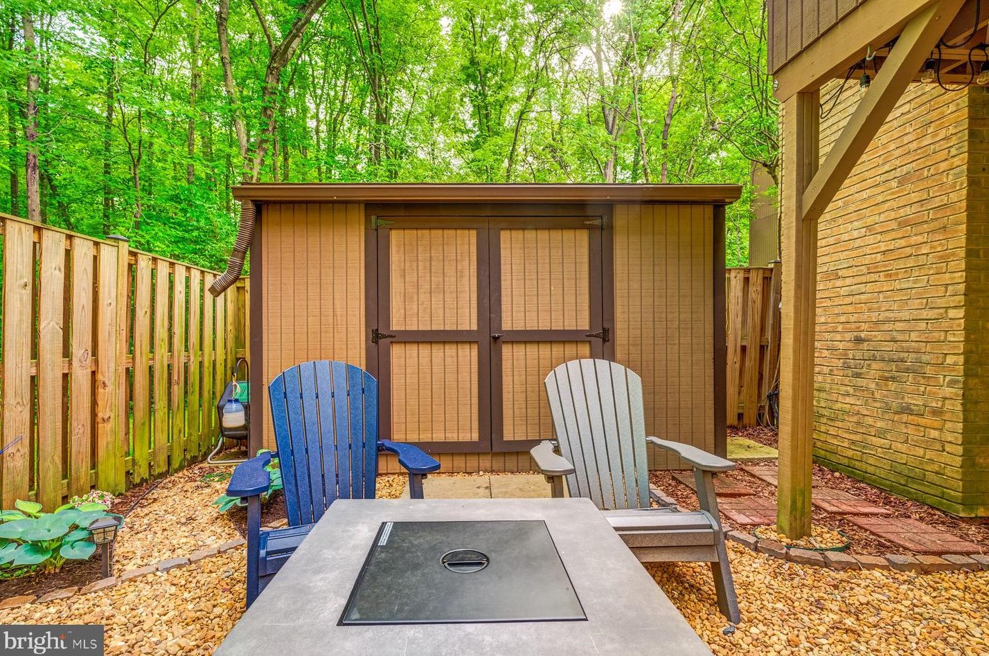 3189 Colchester Brook Ln, Fairfax VA  22031-2608 exterior