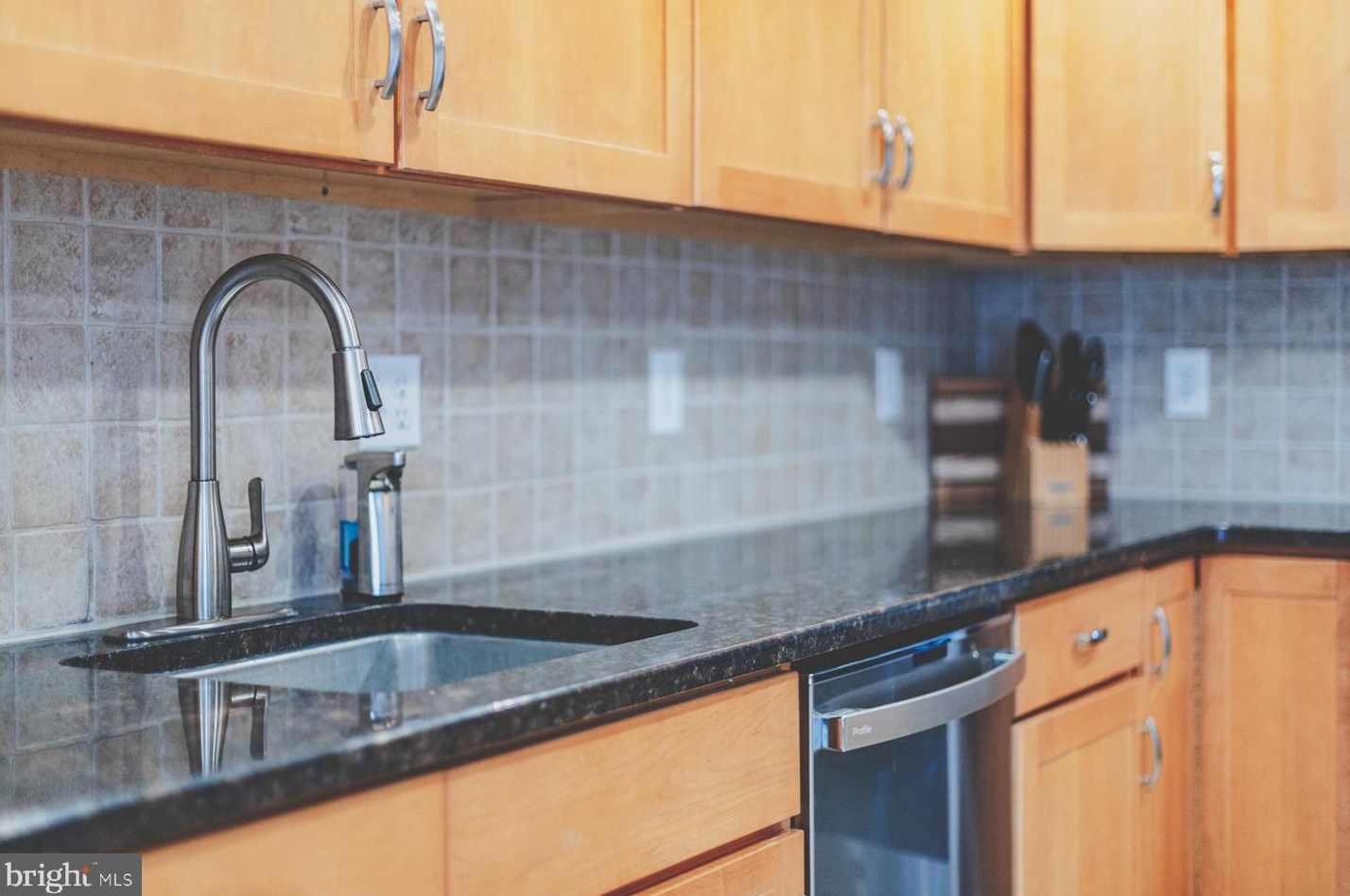 3189 Colchester Brook Ln, Fairfax VA  22031-2608 exterior