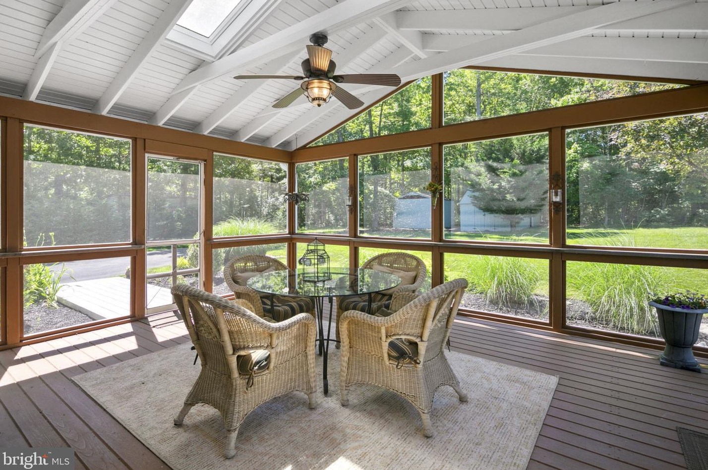 12415 Rochester Dr, Fairfax VA  22030-6417 exterior