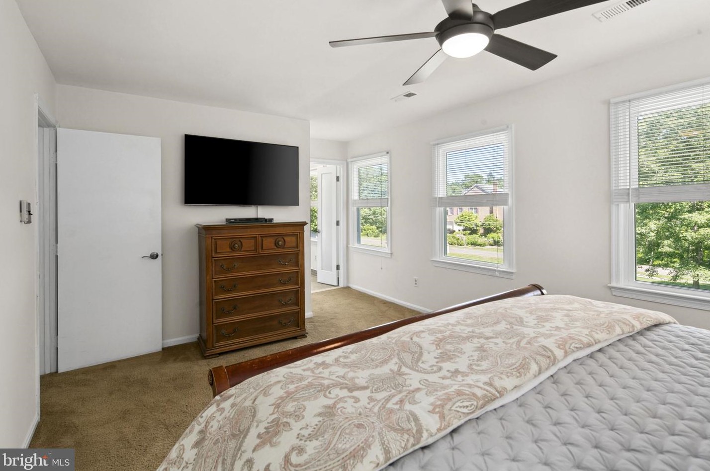 12415 Rochester Dr, Fairfax VA  22030-6417 exterior