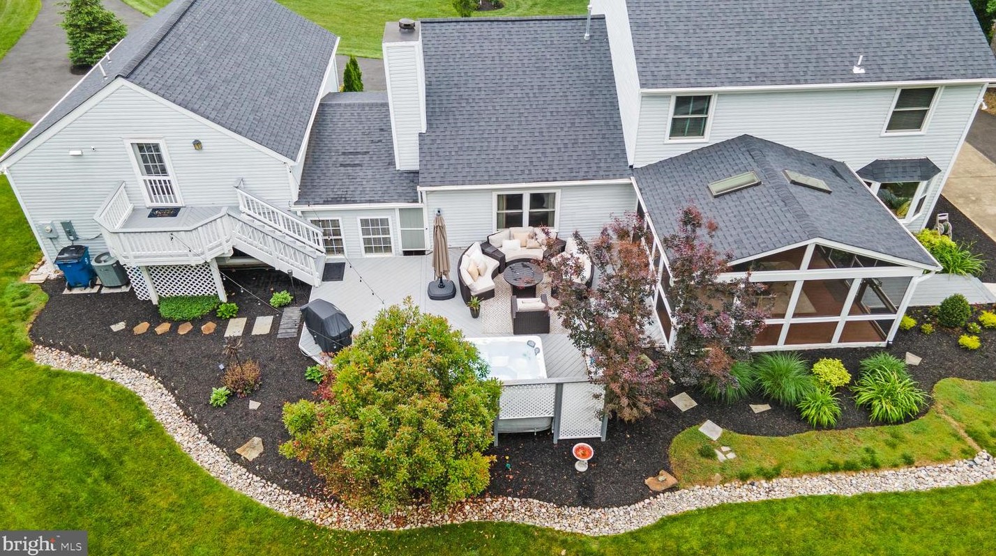 12415 Rochester Dr, Fairfax VA  22030-6417 exterior