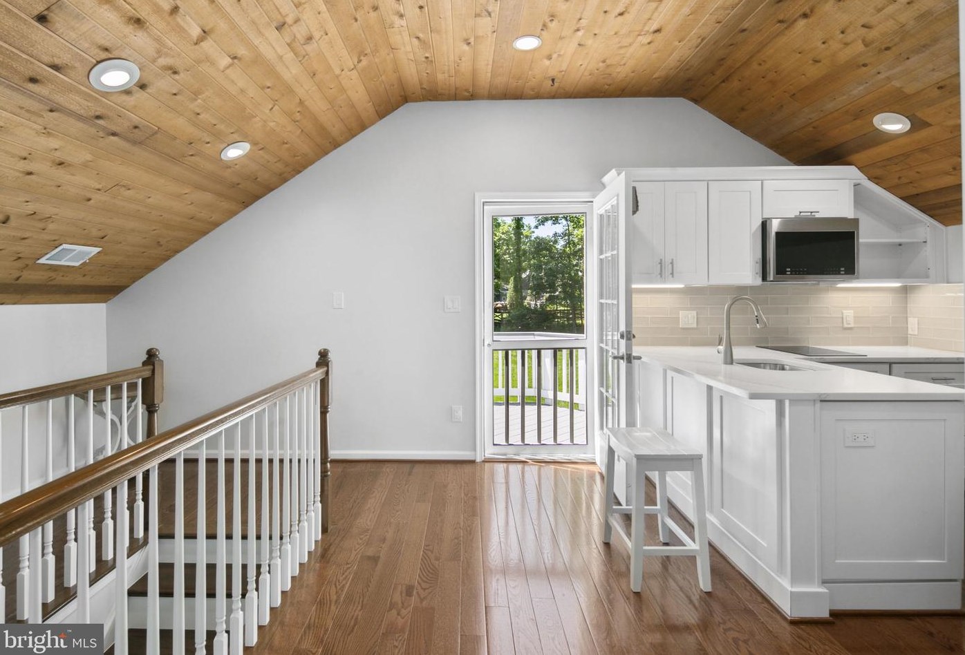 12415 Rochester Dr, Fairfax VA  22030-6417 exterior