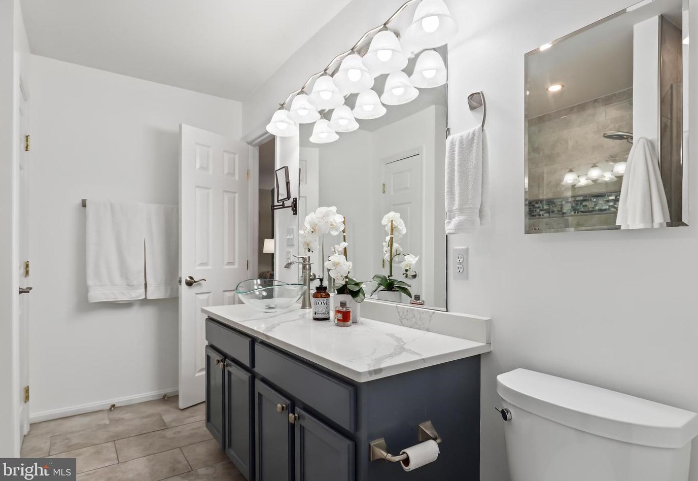 8516 Towne Mnr Ct, Alexandria VA 22309-4504 exterior