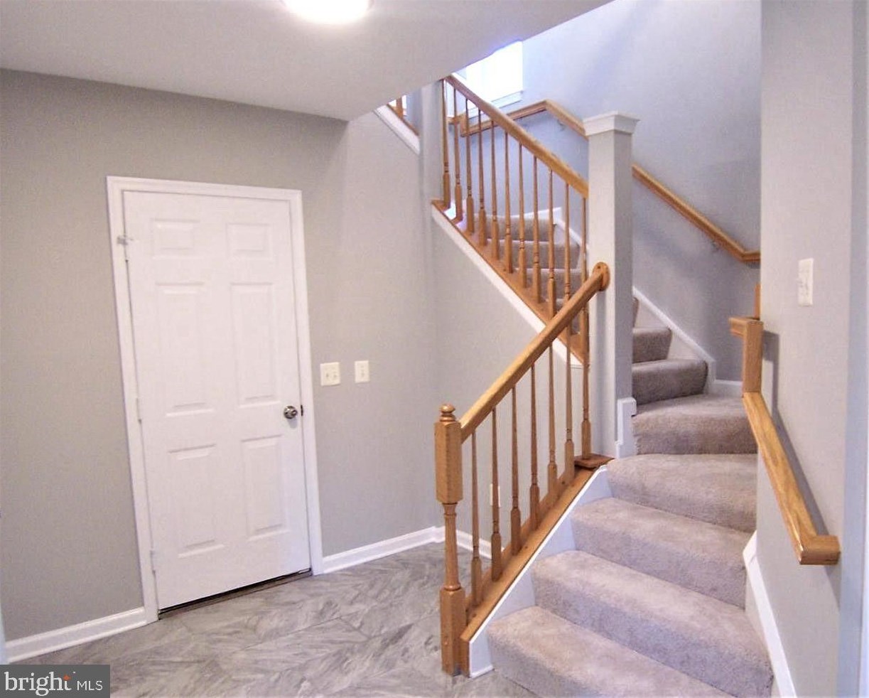 12401 Benjamin Hill Ln, Fairfax, VA 22033-4272