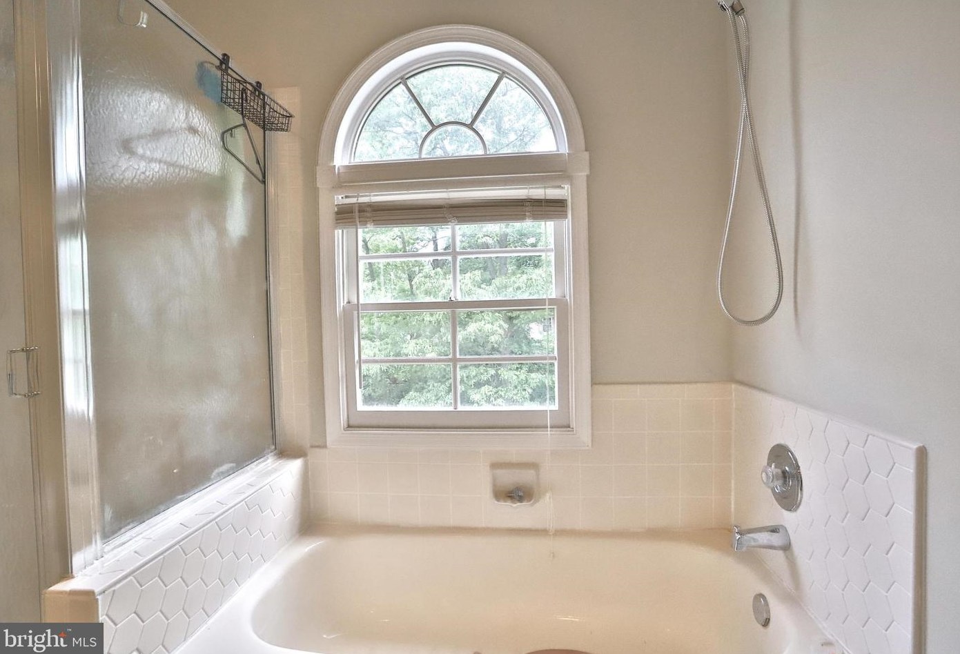 14637 Battery Ridge Ln, Centreville VA  20120-2889 exterior