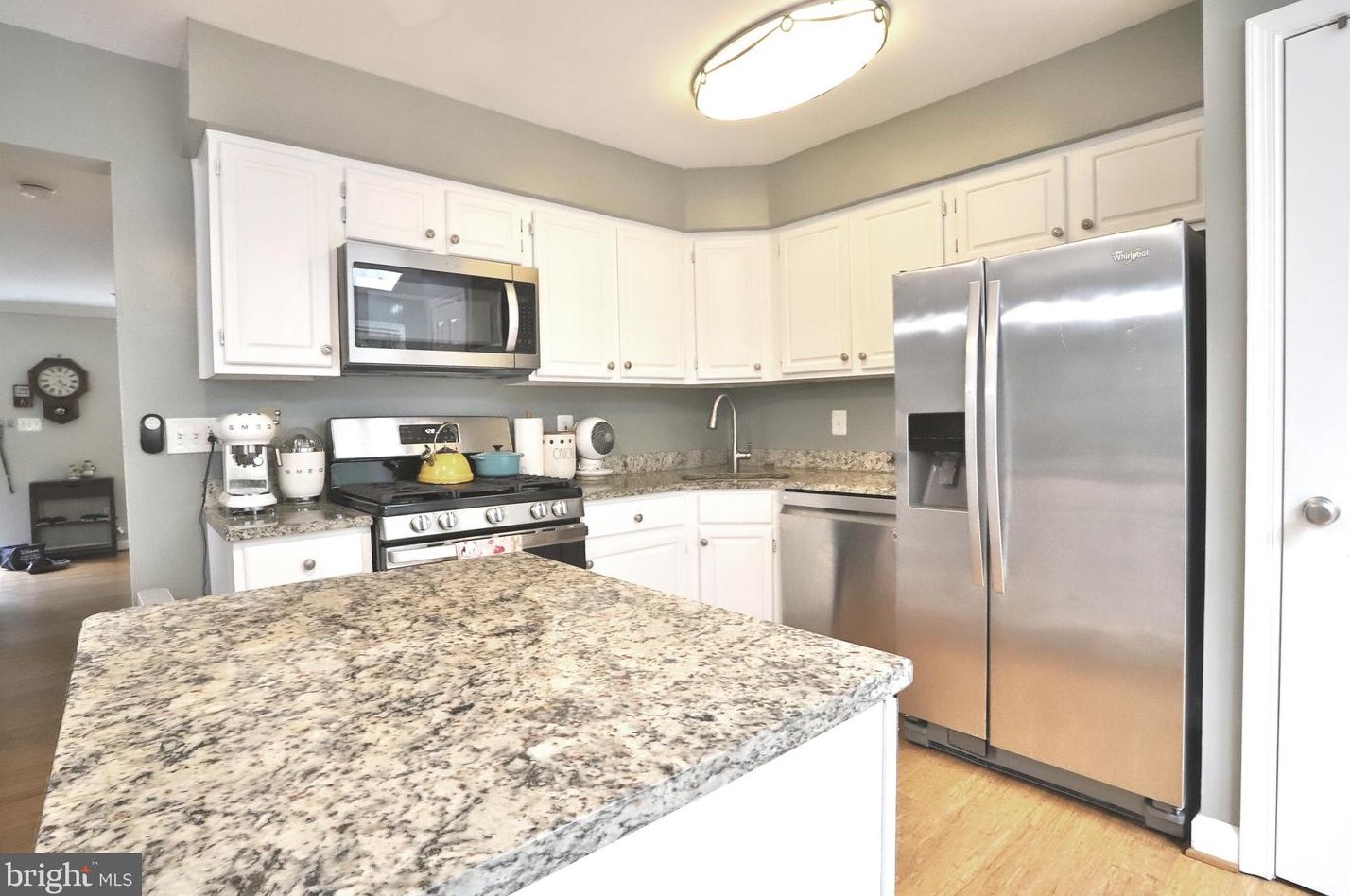 14637 Battery Ridge Ln, Centreville VA  20120-2889 exterior