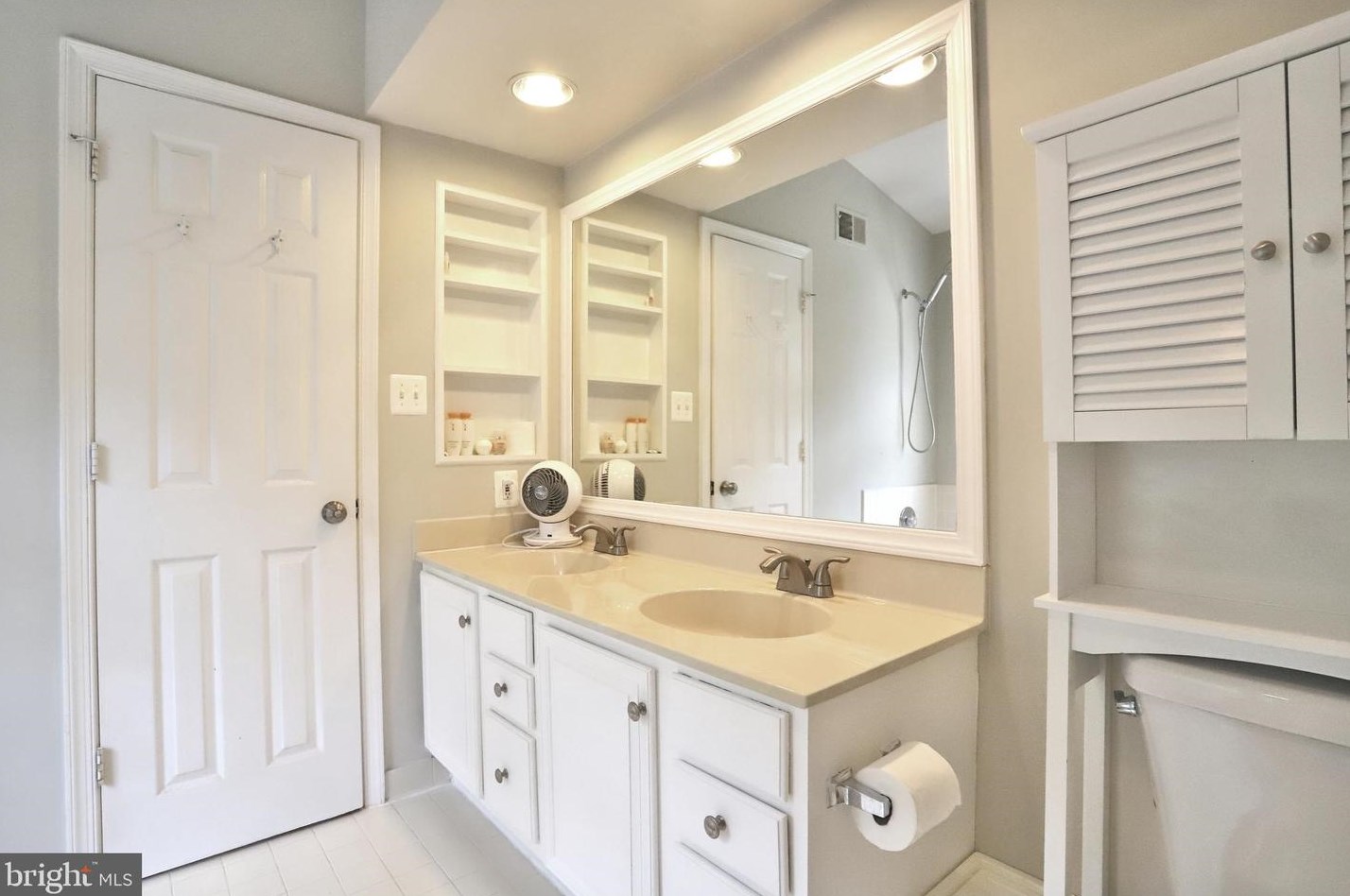 14637 Battery Ridge Ln, Centreville VA  20120-2889 exterior