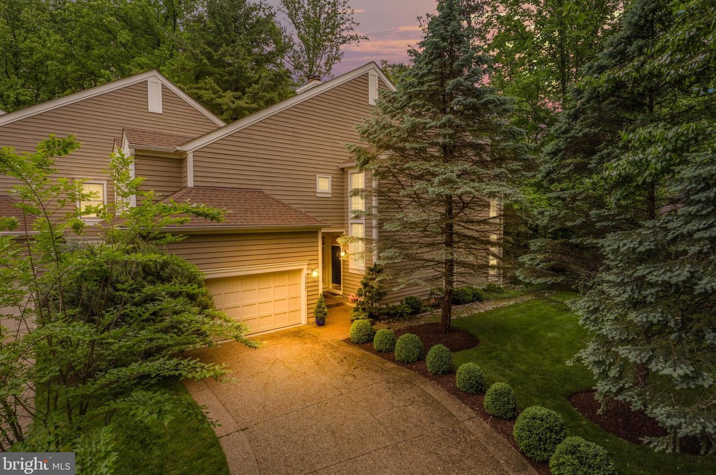 11457 Hollow Timber Ct, Herndon, VA 20194