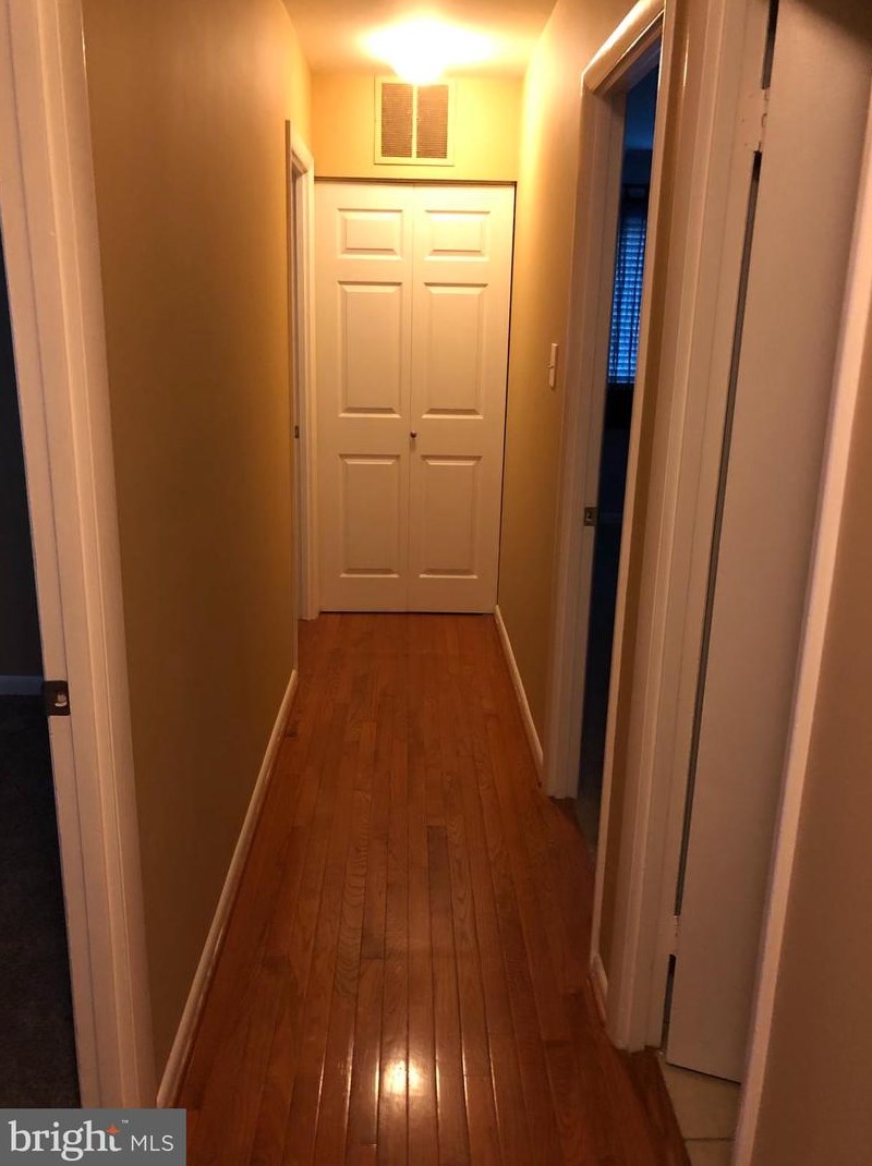 10676 Myrtle Oak Ct, Springfield VA  22015-2243 exterior