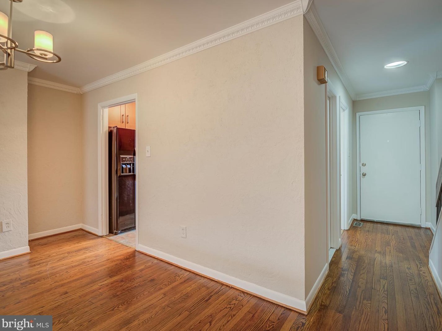 2058 Golf Course Dr, Herndon, VA 20191-3821