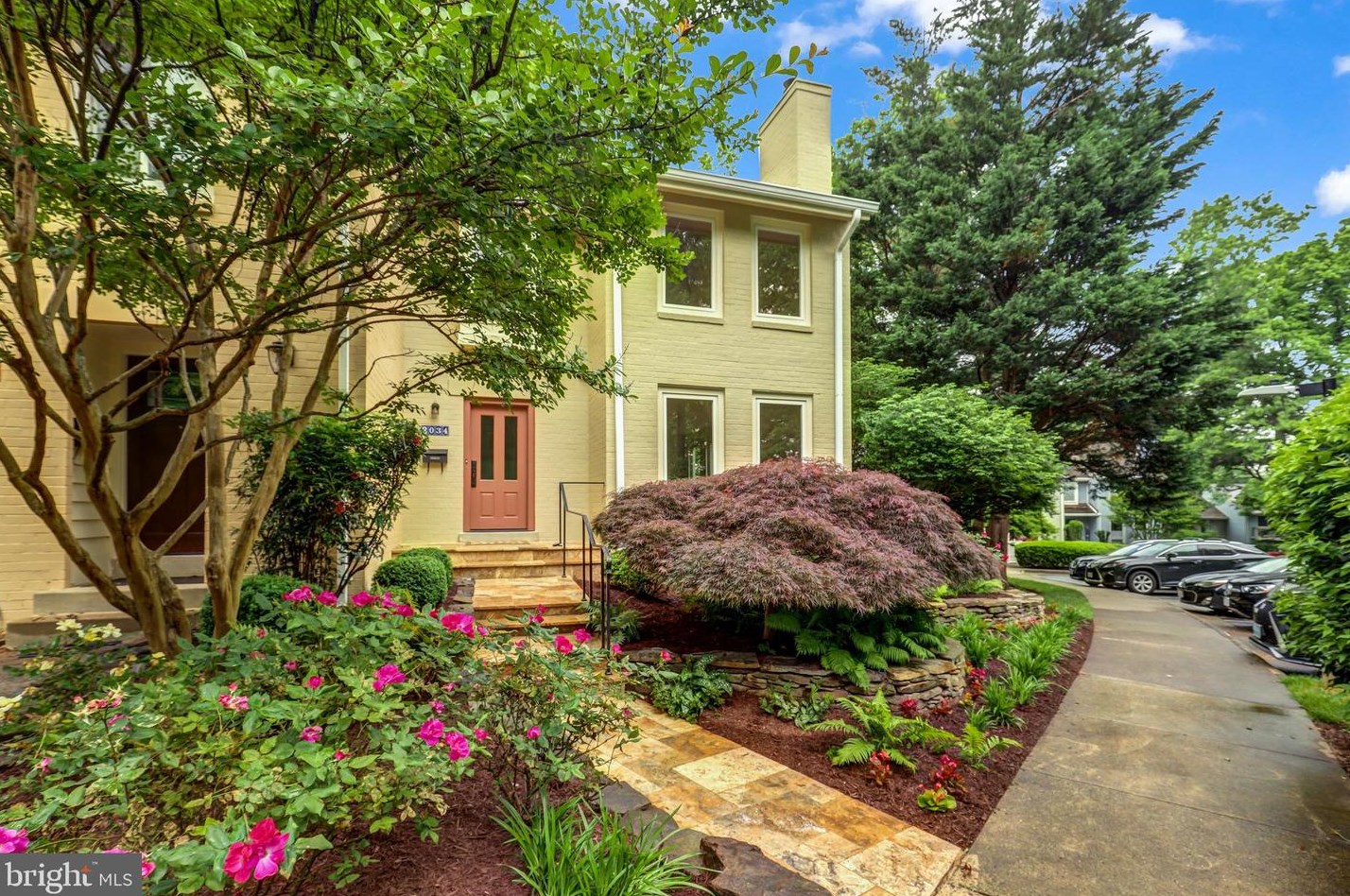2034 Chadds Ford Dr, Herndon, VA 20191
