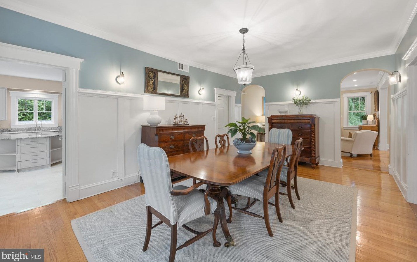 831 Herbert Springs Rd, Alexandria VA 22308-1320 exterior