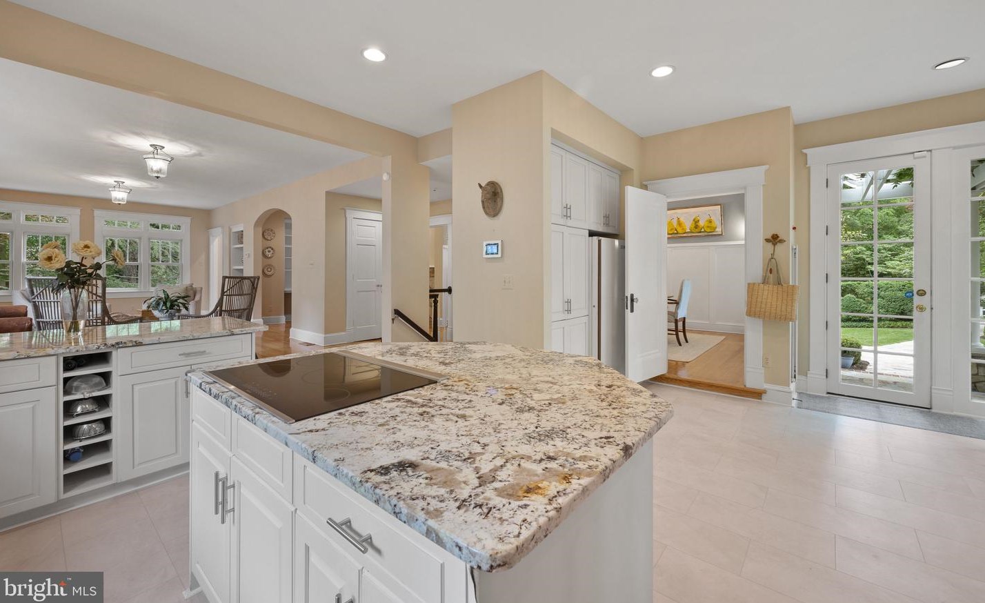 831 Herbert Springs Rd, Alexandria VA 22308-1320 exterior