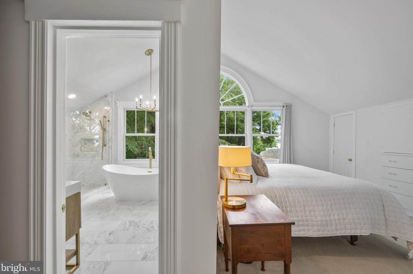 831 Herbert Springs Rd, Alexandria VA 22308-1320 exterior