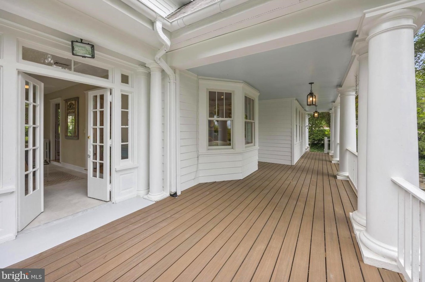 831 Herbert Springs Rd, Alexandria VA 22308-1320 exterior