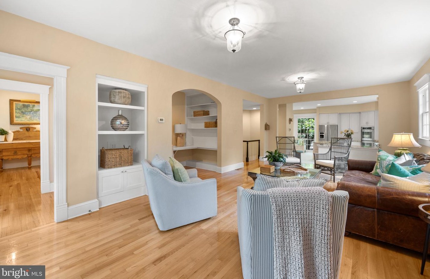 831 Herbert Springs Rd, Alexandria VA 22308-1320 exterior