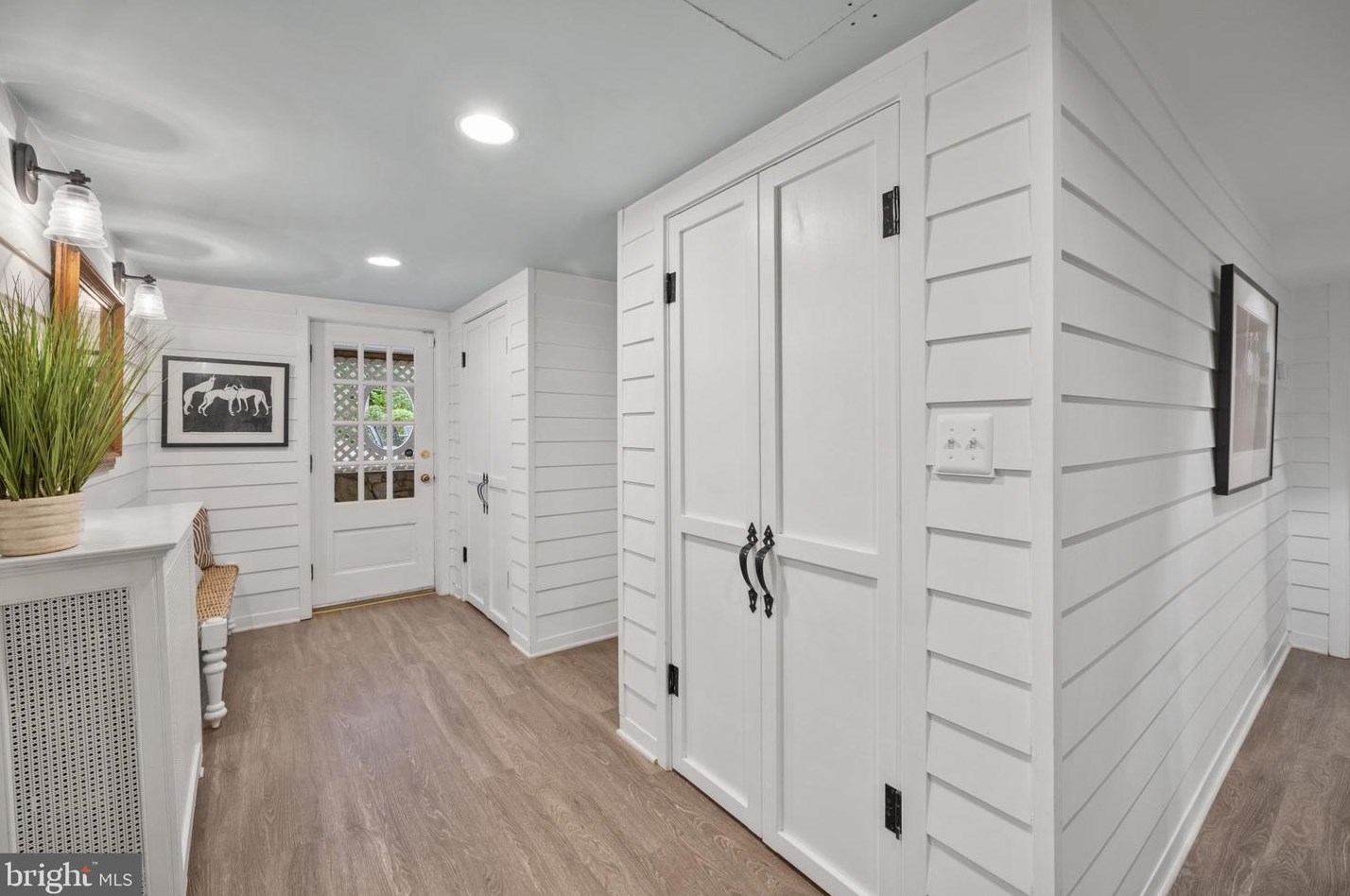 831 Herbert Springs Rd, Alexandria VA 22308-1320 exterior