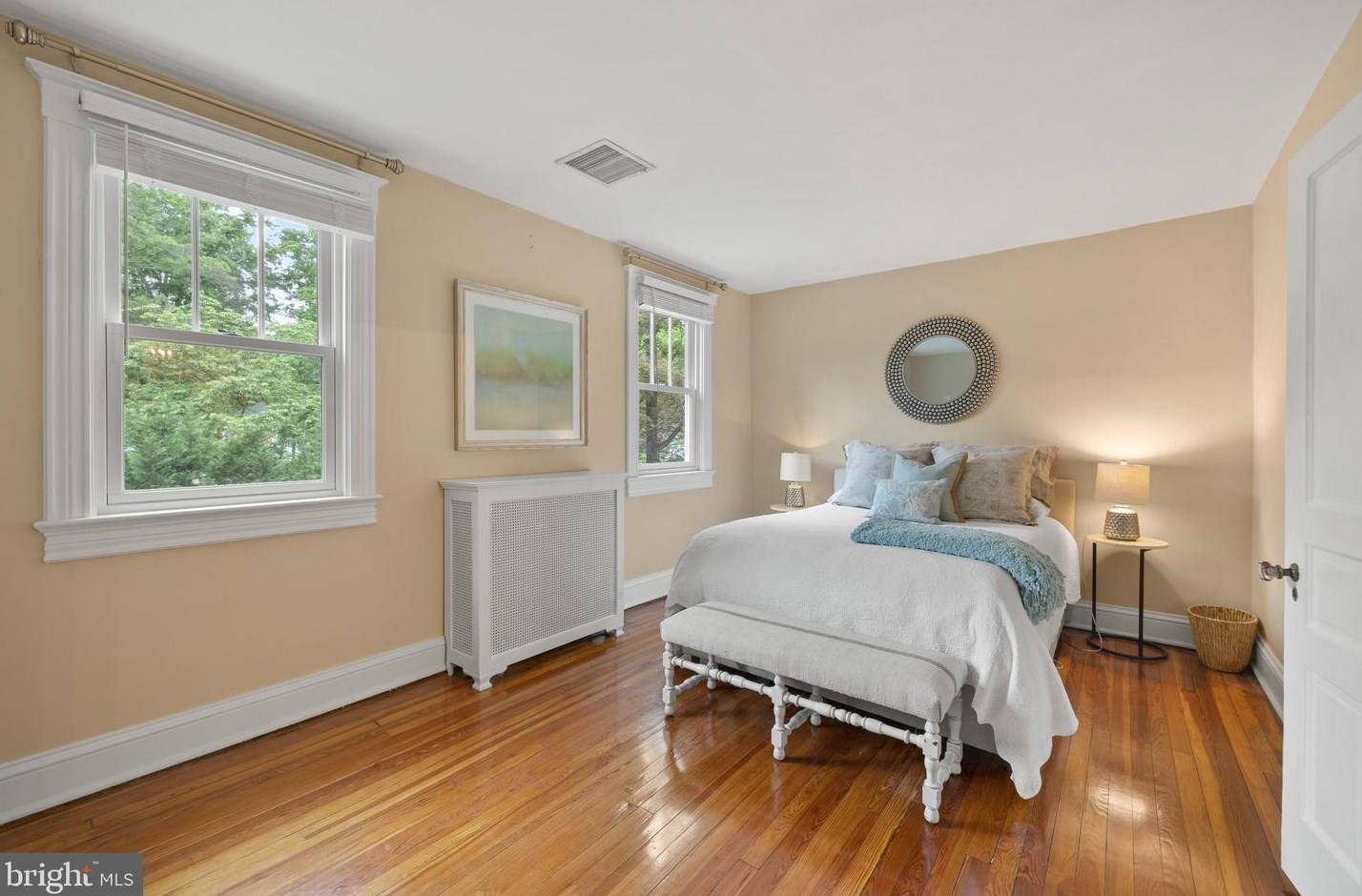 831 Herbert Springs Rd, Alexandria VA 22308-1320 exterior