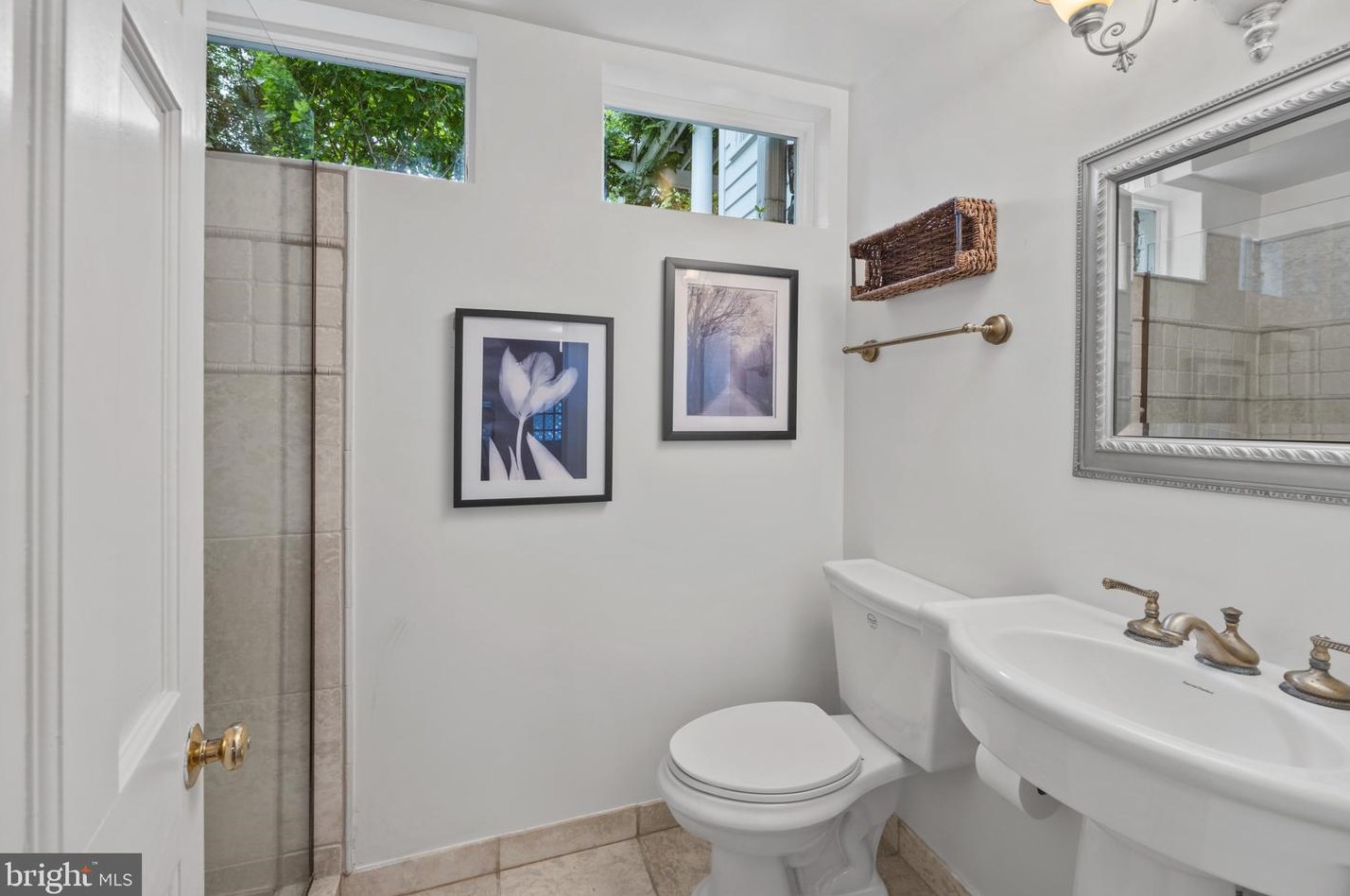 831 Herbert Springs Rd, Alexandria VA 22308-1320 exterior