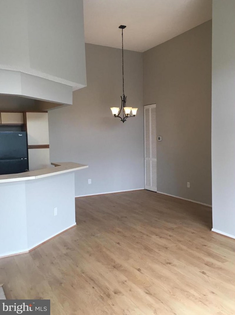 11703 Summerchase Cir #1703-e, Herndon, VA 20194