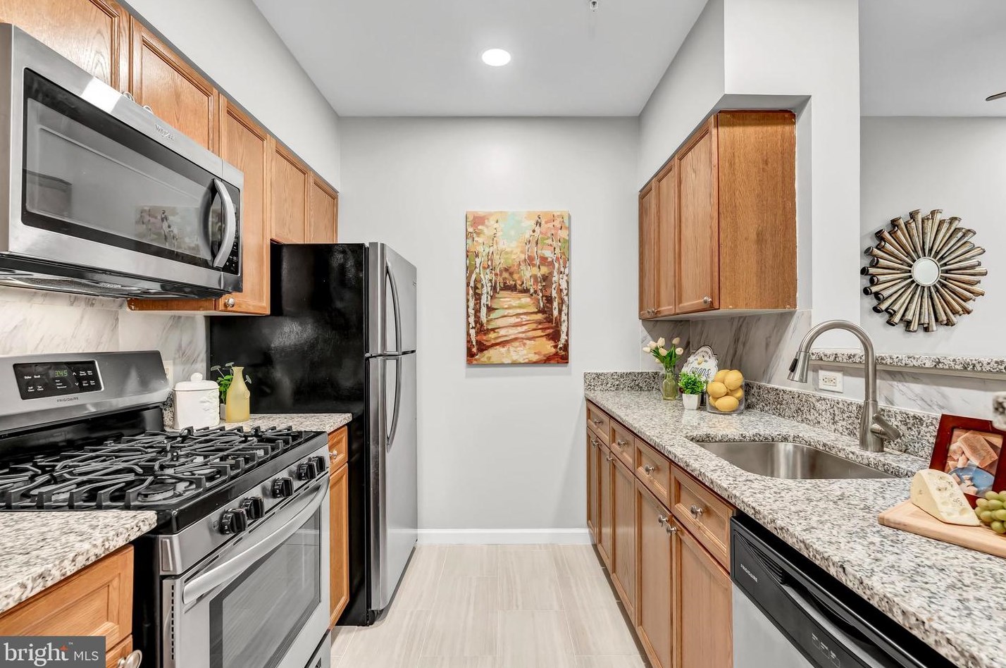 2204 Westcourt Ln #301, Herndon, VA 20170
