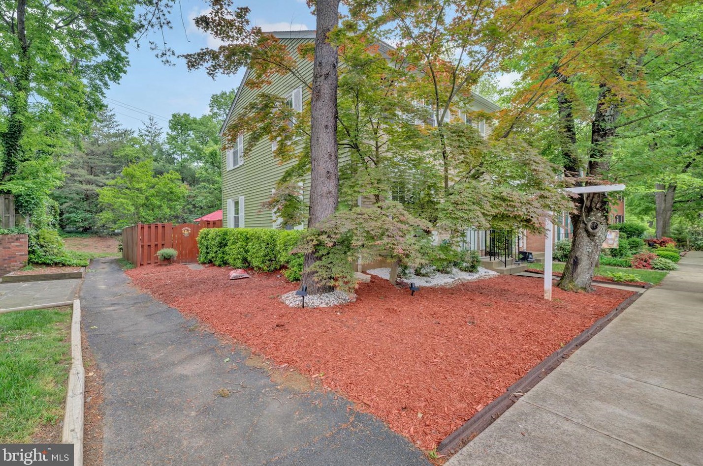 8457 Kitchener Dr, Springfield, VA 22153-3426