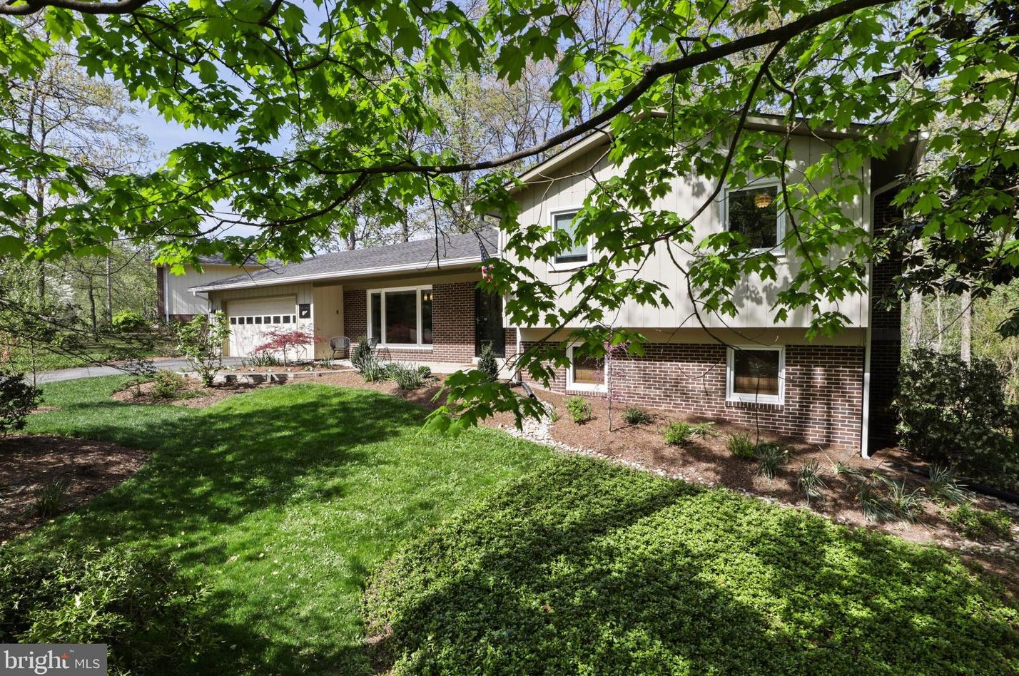 2409 Myrtle Ln, Herndon, VA 20191