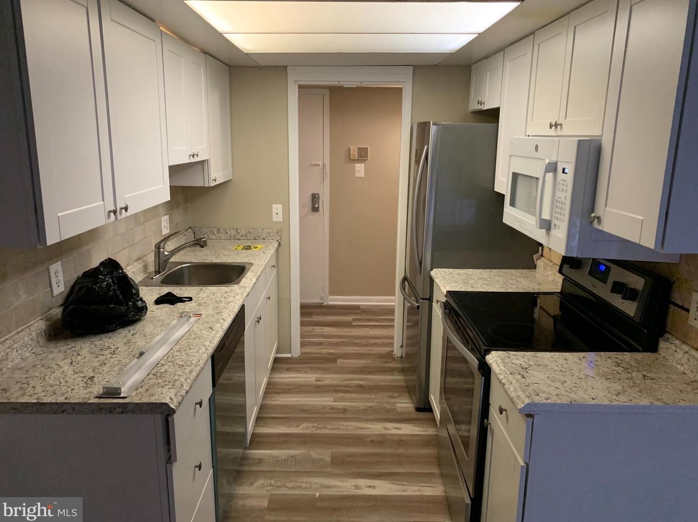 11657 Stoneview Sq Apt 1b, Herndon, VA