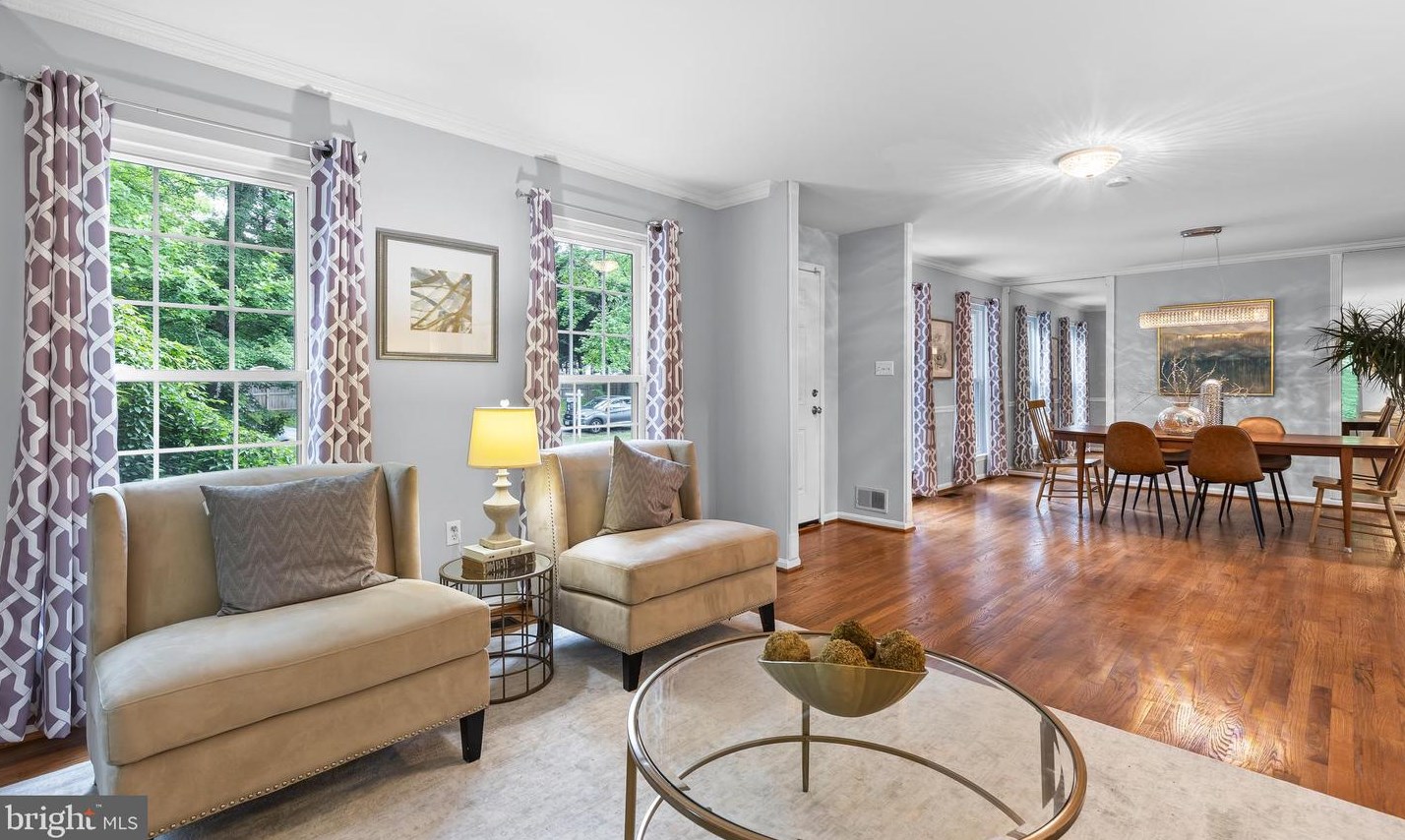 8208 Franklin Dr, Lorton, VA 22079-1125