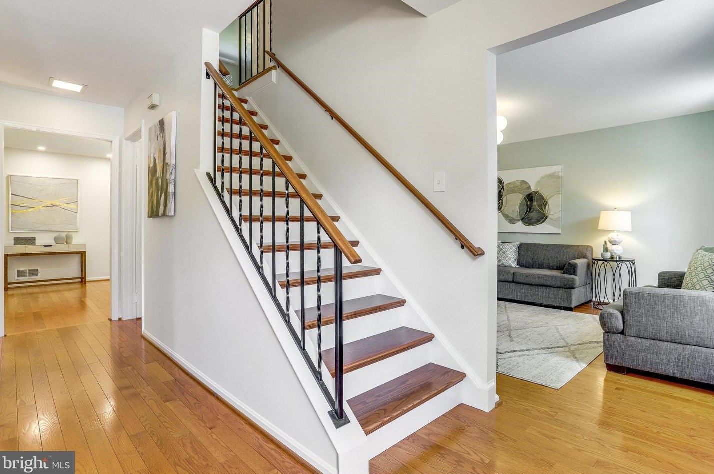 2123 Rampart Dr, Alexandria, VA 22308