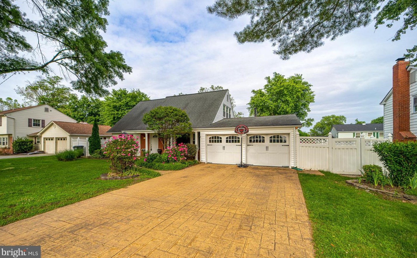 13106 Penndale Ln, Fairfax, VA 22033