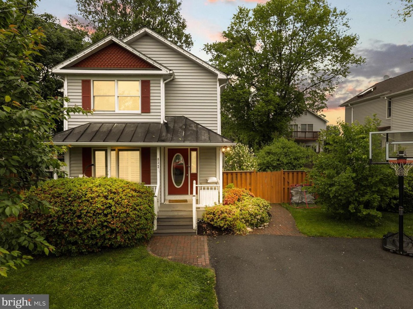 8324 2nd Ave, Vienna, VA 22182