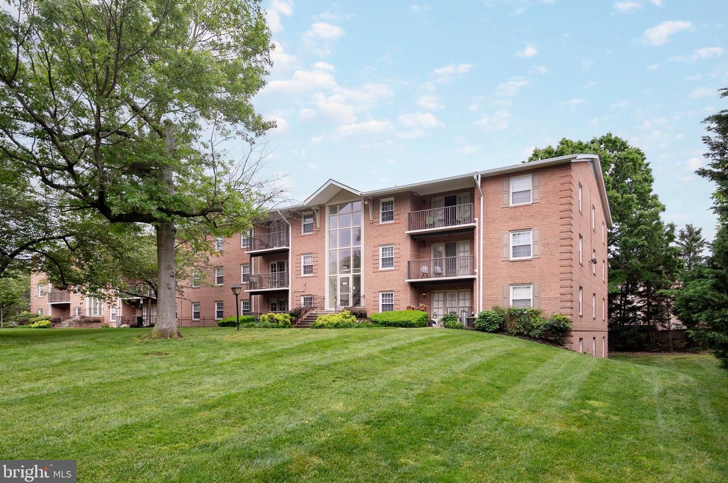 3334 Spring Ln, Falls Church VA  22041-2656 exterior